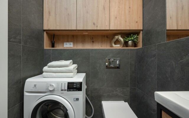 Stylish Apartment in Wroclaw by Renters