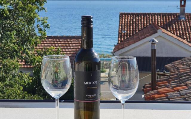 Rustic House Diklo 20m from the sea