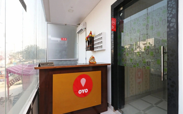 Gold Star Suits By OYO Rooms