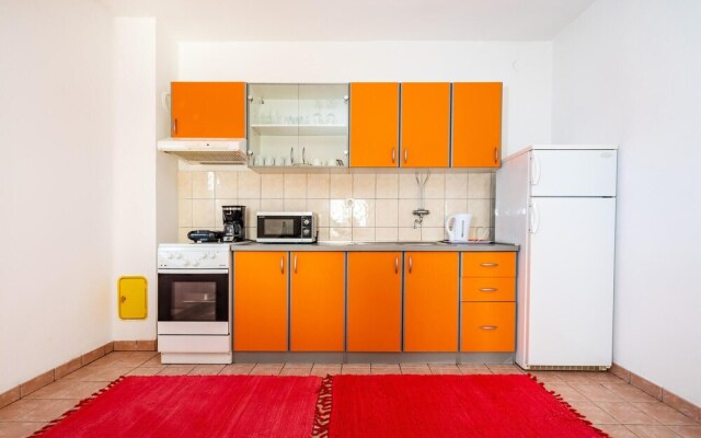 Beautiful Apartment in Rovanjska With 2 Bedrooms and Wifi