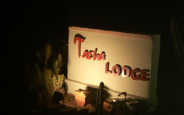 Tasha Lodge and Tours