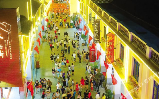 Yixuan Hotel (Heyuan Jianji Shopping Center Store)
