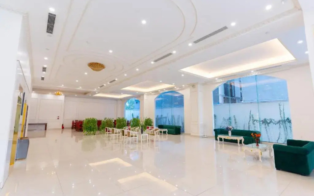 Grand Hill Apartment & Hotel