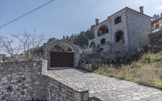 Stone Mansion Anavryti