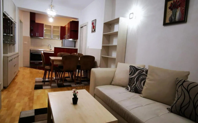 Splendid Two Bedroom Apartment Anastas Mitrev 25