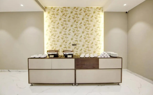 Saltstayz Premier – Galleria Market Road & Sector 27