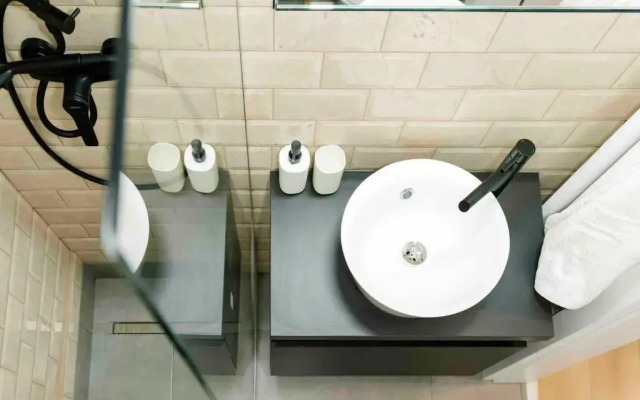 Sunny 2BR Flat-Top Location-Amazing Views