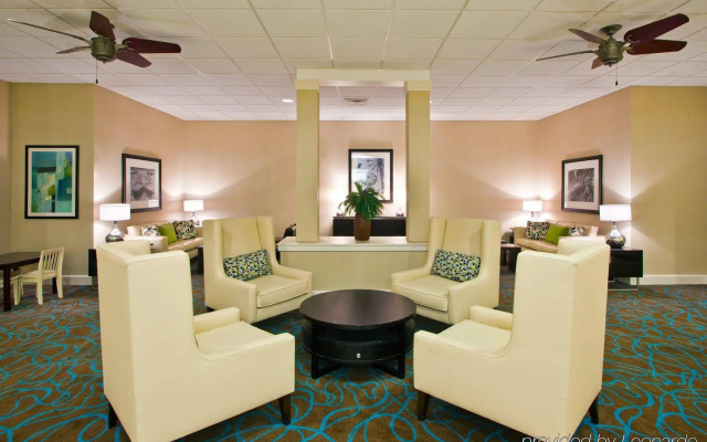 Holiday Inn & Suites Across From Universal Orlando by IHG