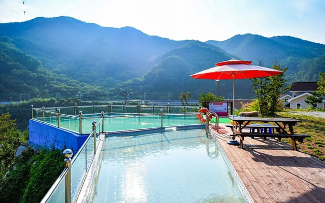 Gurye Seomjingang Pension