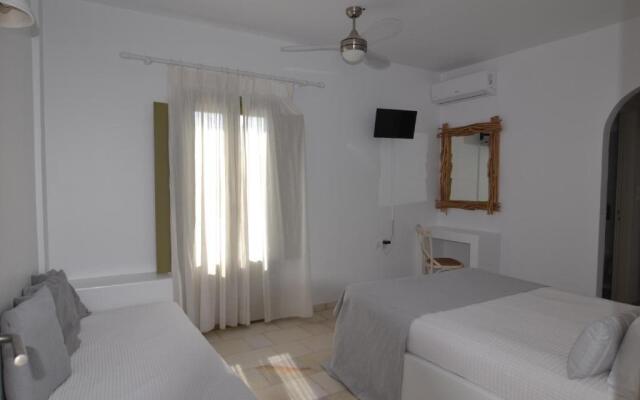 Artemis Hotel