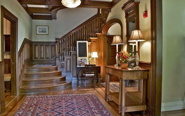 Hilltop Inn