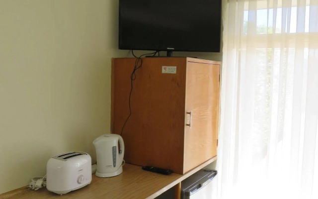 Shifting Sands Motel