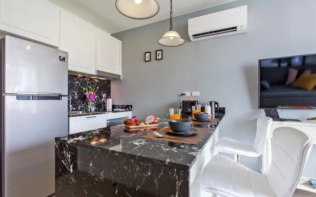 Palmyrah Surin Apartments by Beringela