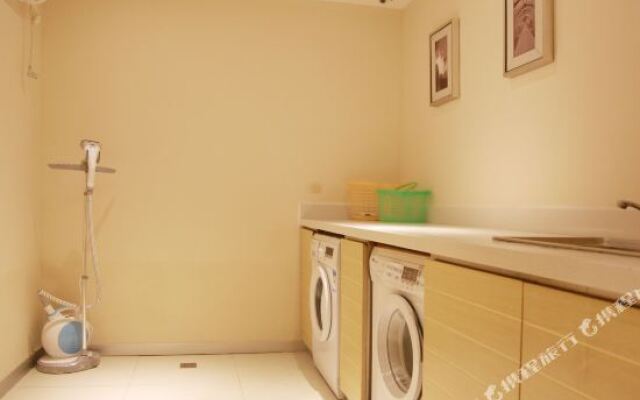 Star Hotel( FirstHospital HanzhengStreet subway)
