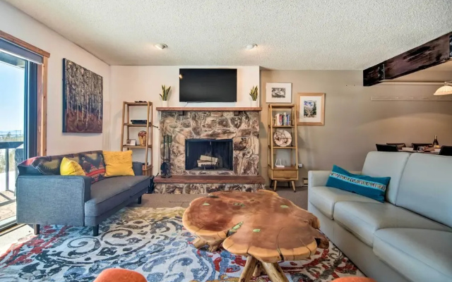1 Mi to Grand Lake: Updated Condo w/ Views & Deck! - фото 3