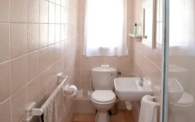 Pinoak Cottage Constantia