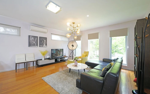 Melbourne Luxury Villa at Doncaster