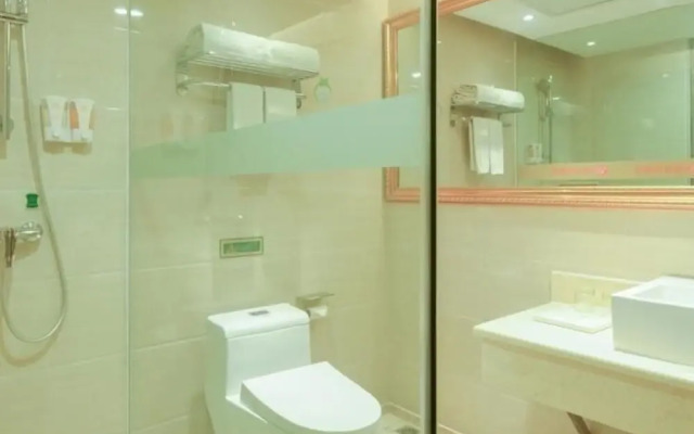 Vienna Hotel Guigang Central Square