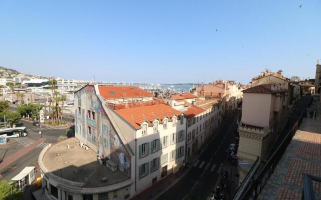 1 bedroom Suquet, 6 min from the Palais, balcony city & port view 220