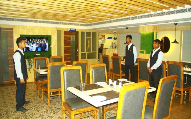 Sri Sampoorna Hotel