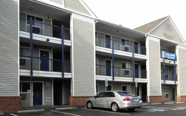 Motel 6 Greensboro, NC - I-40
