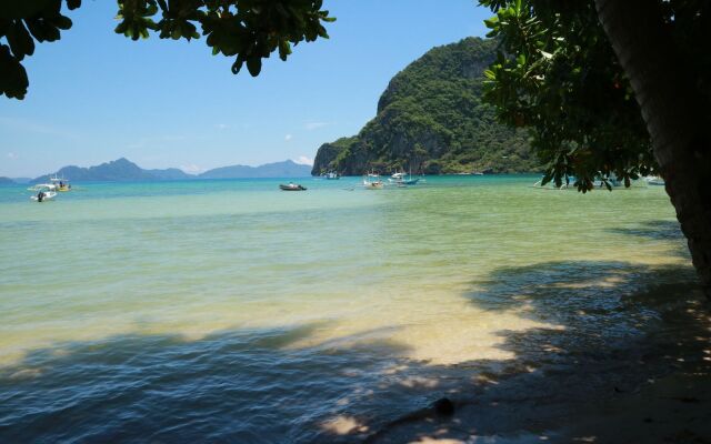 El Nido Mahogany Beach