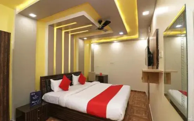 Collection O 24604 Hotel GMC Grand Luxury Stay