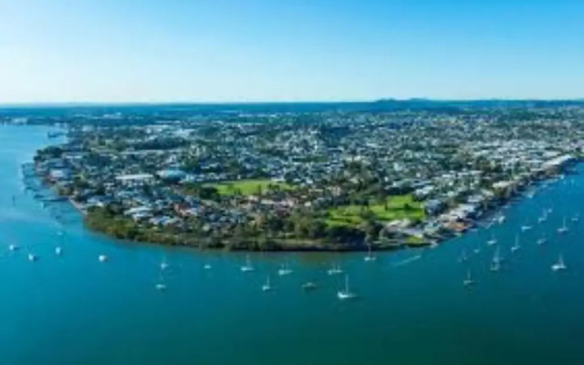 Modern 1 Bedroom Apartment Close To CBD