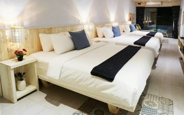 Azure Inn
