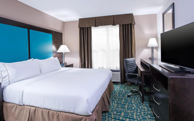Holiday Inn Express & Suites Wyomissing by IHG