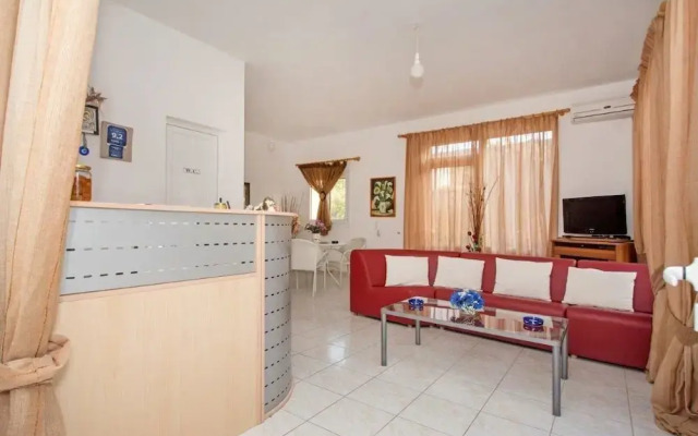 Athena Apartments & Studios