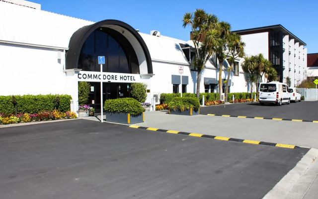 Commodore Airport Hotel