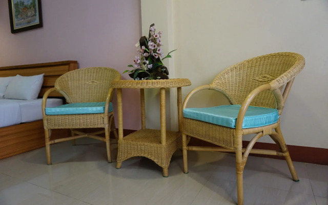 Kumkaew Tawon Palace Hotel