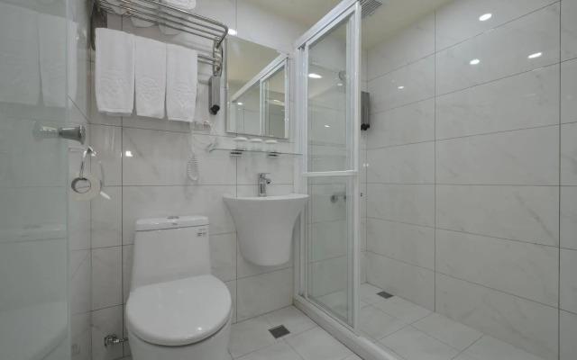 Plus Hotel