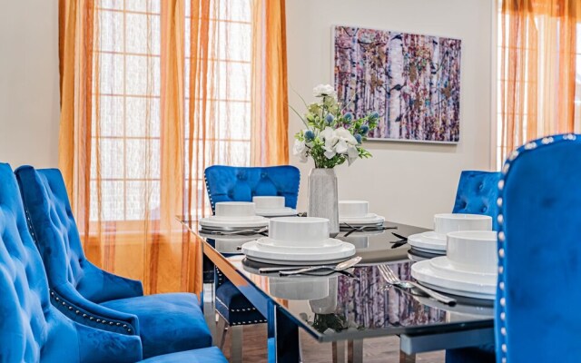 Lady Valentina Boutique Home