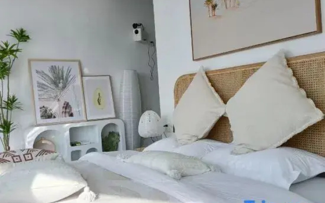 Youyou Homestay (Quzhou High-Speed Railway Station Wanda Plaza)