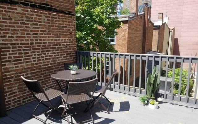City Center!!! - Gorgeous Apartment With Deck