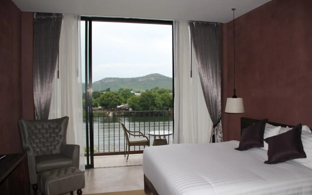 The Glory River Kwai Hotel