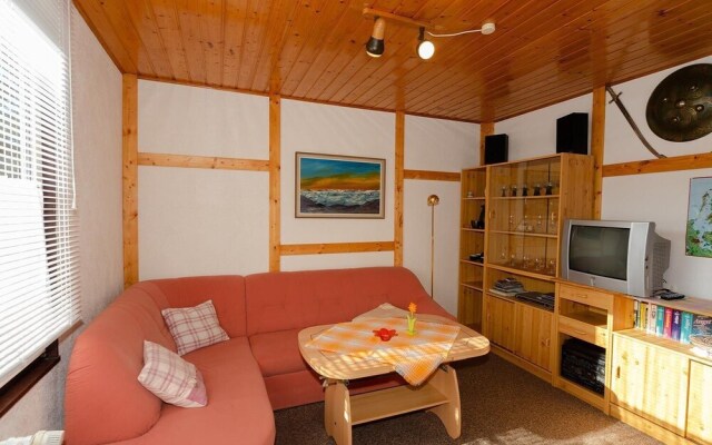 Schöner, im Grünen Gelegener Bungalow in Zirkow für 2-3 Personen