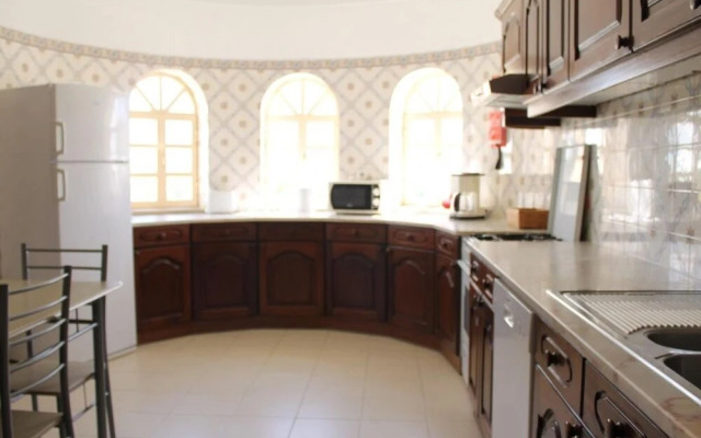 Nora GM in Albufeira