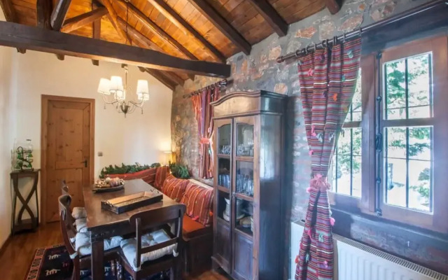 Traditional Holiday Home in Pella with Garden