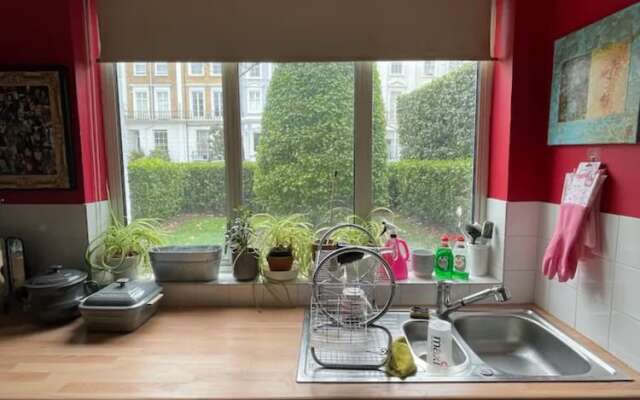 Cosy & Chic 1BD Flat - 6 Minutes to Notting Hill!