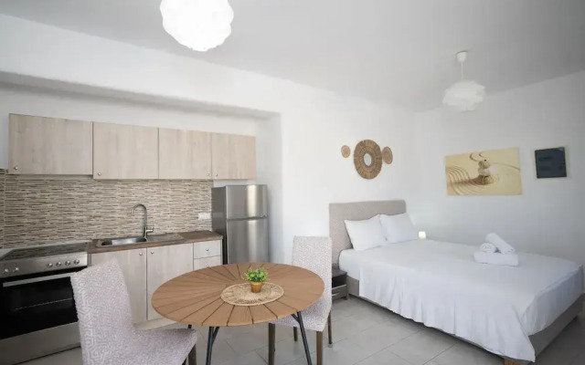 Island Nest Mykonos Suite w Shared Pool