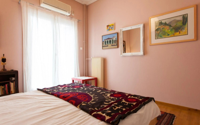 2 Bedroom Artist's Apartment - So Athens