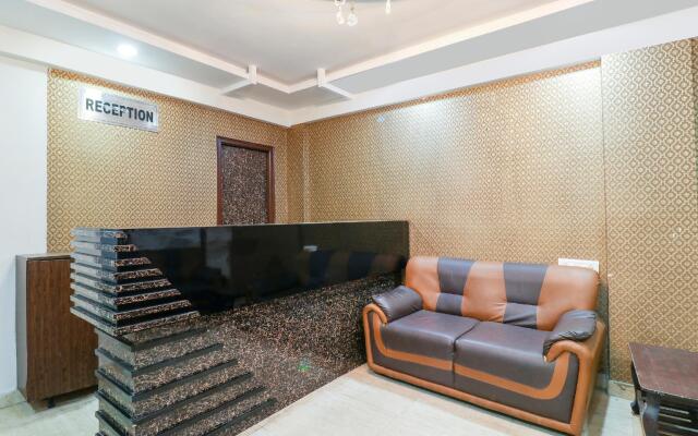 Capital O 69058 Emerald Hotel