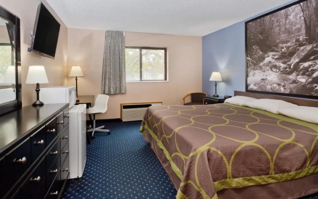 Super 8 Motel - Rockford