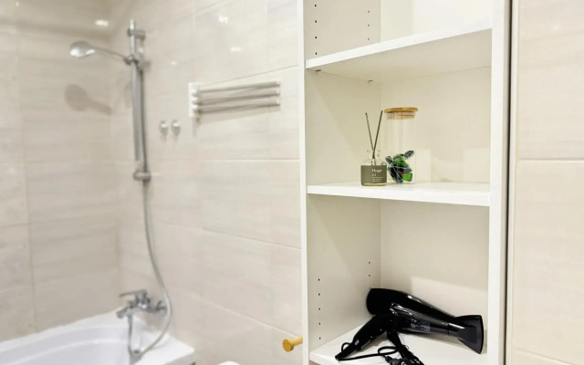 Apartment on a Quiet passage 4