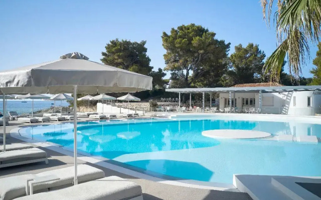 Marpunta Resort