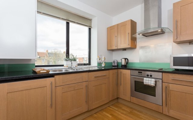 2 Bedroom Flat in Kensal Rise