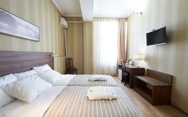 Hotel Antique Resorts